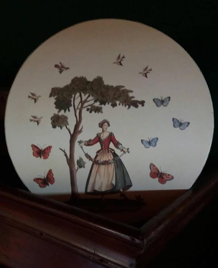 Alice Nel Paese Delle Meraviglie Gavardo Exterior foto